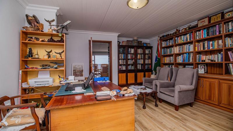 9 Bedroom Property for Sale in Outeniqua Strand Western Cape